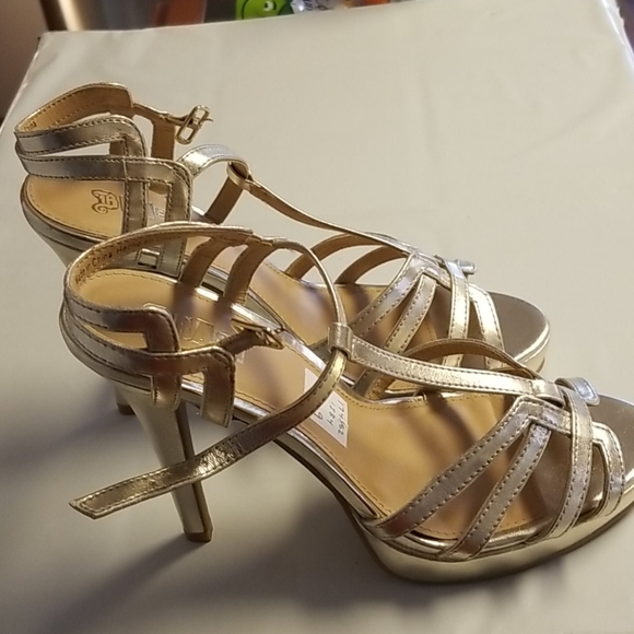 Shoes - Picture 2 of 3